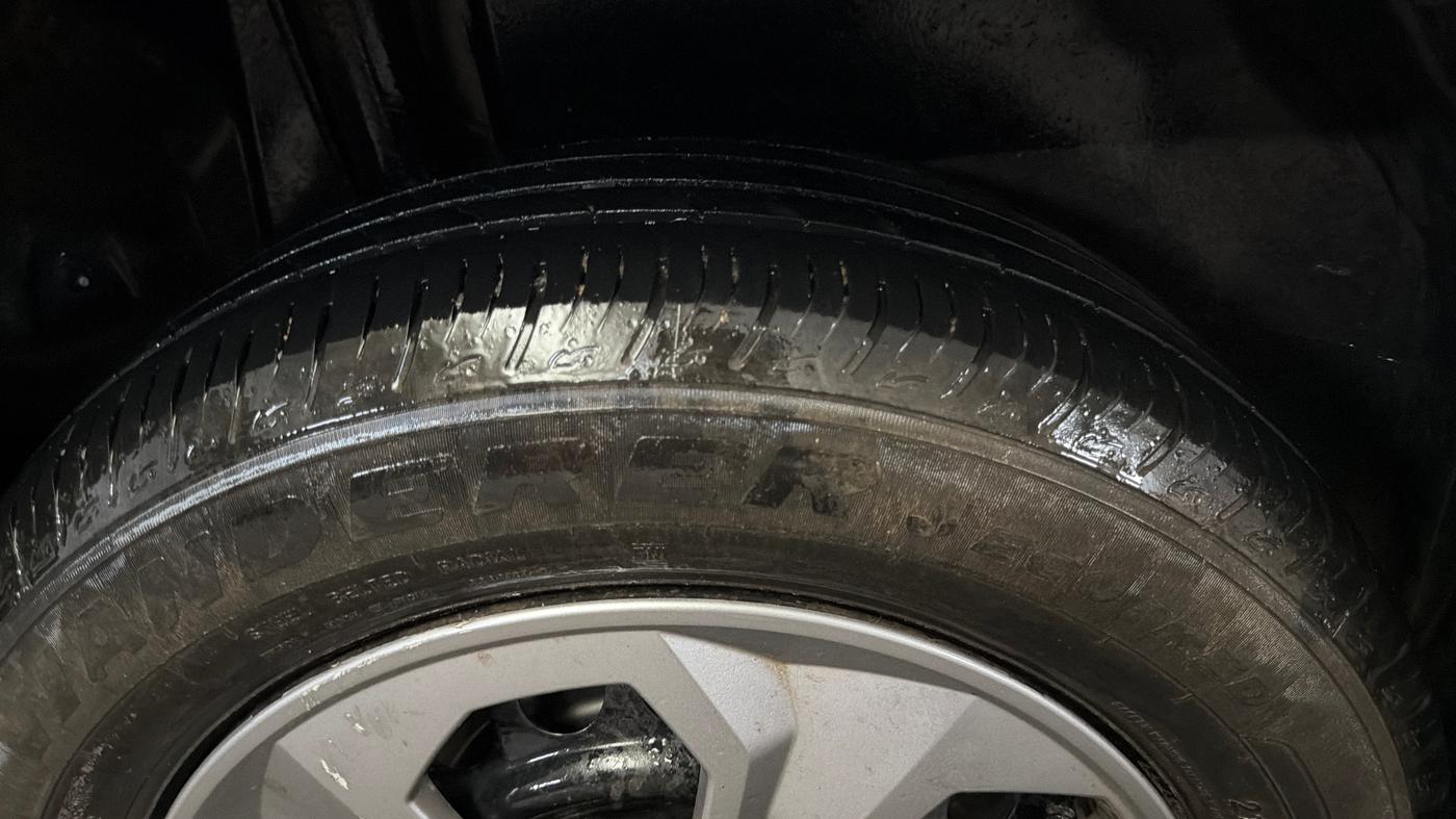 2025 Maruti BREZZA VXI S-CNG, CNG, Manual, 24,286 km, Right Rear Tyre Tread