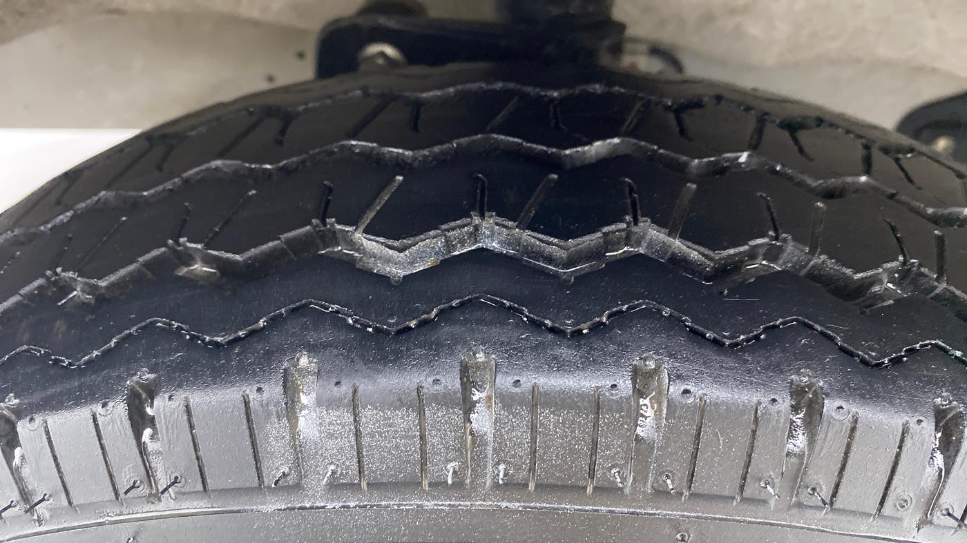 2021 Maruti Eeco 5 STR WITH AC PLUSHTR, Petrol, Manual, 3,889 km, Left Front Tyre Tread