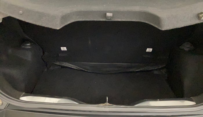 2022 Tata PUNCH PURE MT, Petrol, Manual, 8,811 km, Boot Inside
