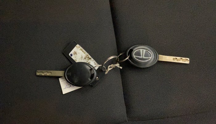 2022 Tata PUNCH PURE MT, Petrol, Manual, 8,811 km, Key Close Up