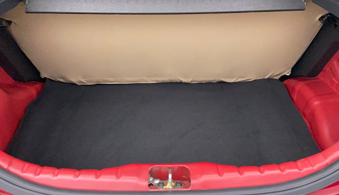 2017 Hyundai Eon MAGNA PLUS, Petrol, Manual, 1,140 km, Boot Inside View