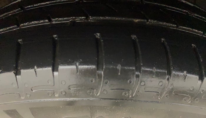 2022 Hyundai GRAND I10 NIOS SPORTZ 1.2 KAPPA VTVT, Petrol, Manual, 39,614 km, Right Front Tyre Tread