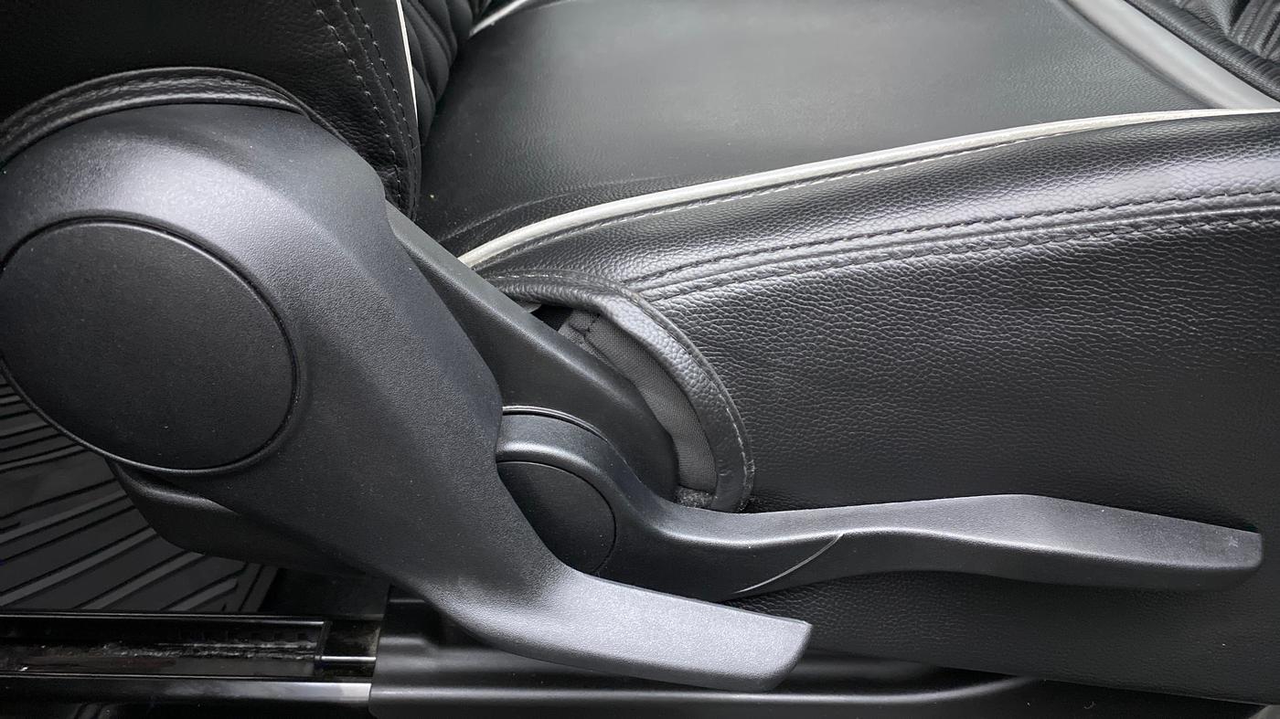 2020 Maruti Swift VXI D, Petrol, Manual, 11,554 km, Driver Side Adjustment Panel