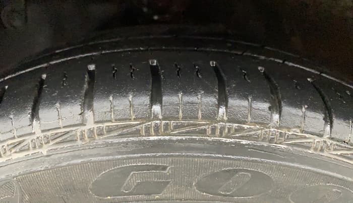 2017 Hyundai Eon ERA +, Petrol, Manual, 35,718 km, Left Rear Tyre Tread