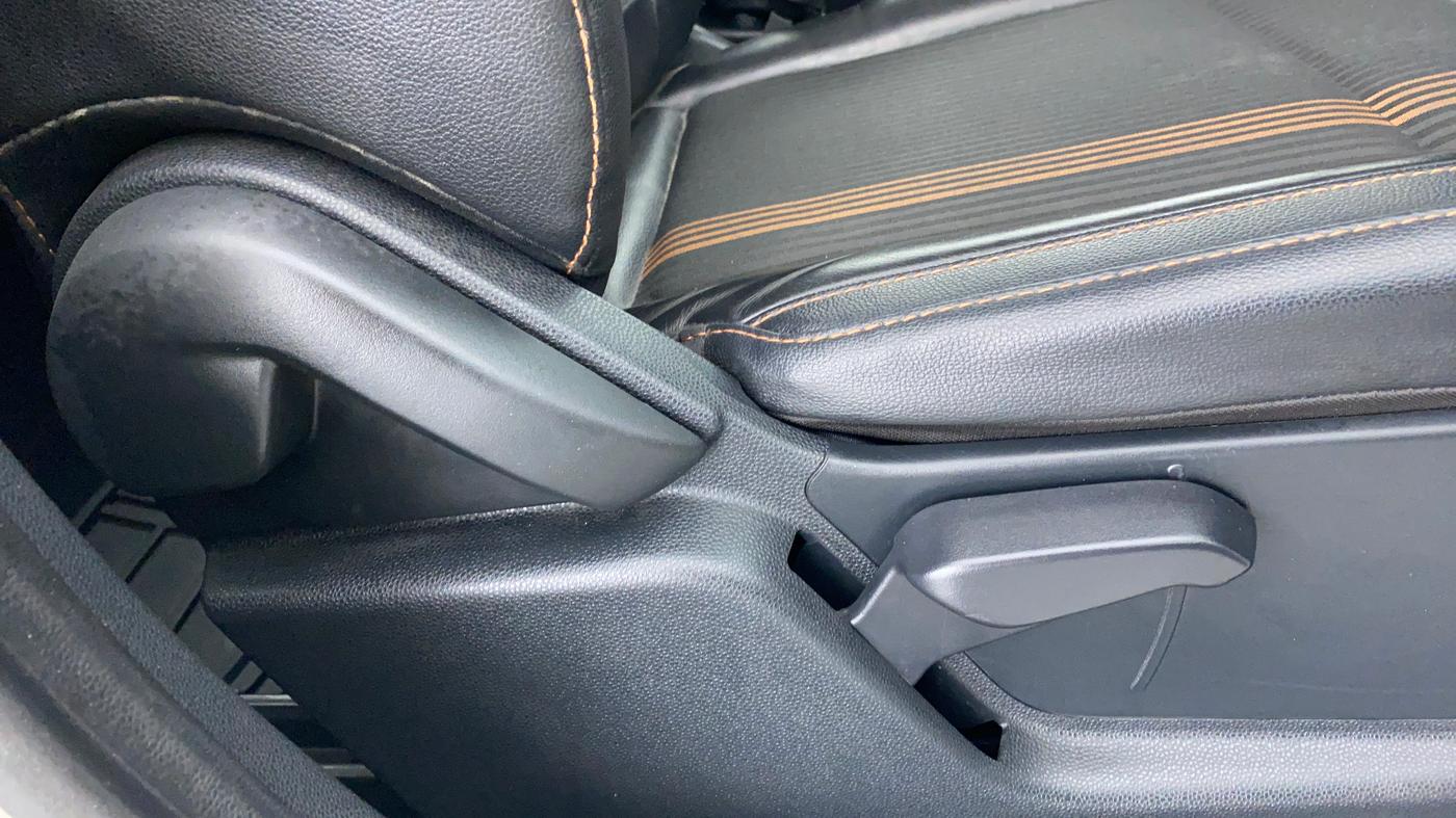 2018 Ford Ecosport 1.0 ECOBOOST TITANIUM SPORTS(SUNROOF), Petrol, Manual, 55,023 km, Driver Side Adjustment Panel