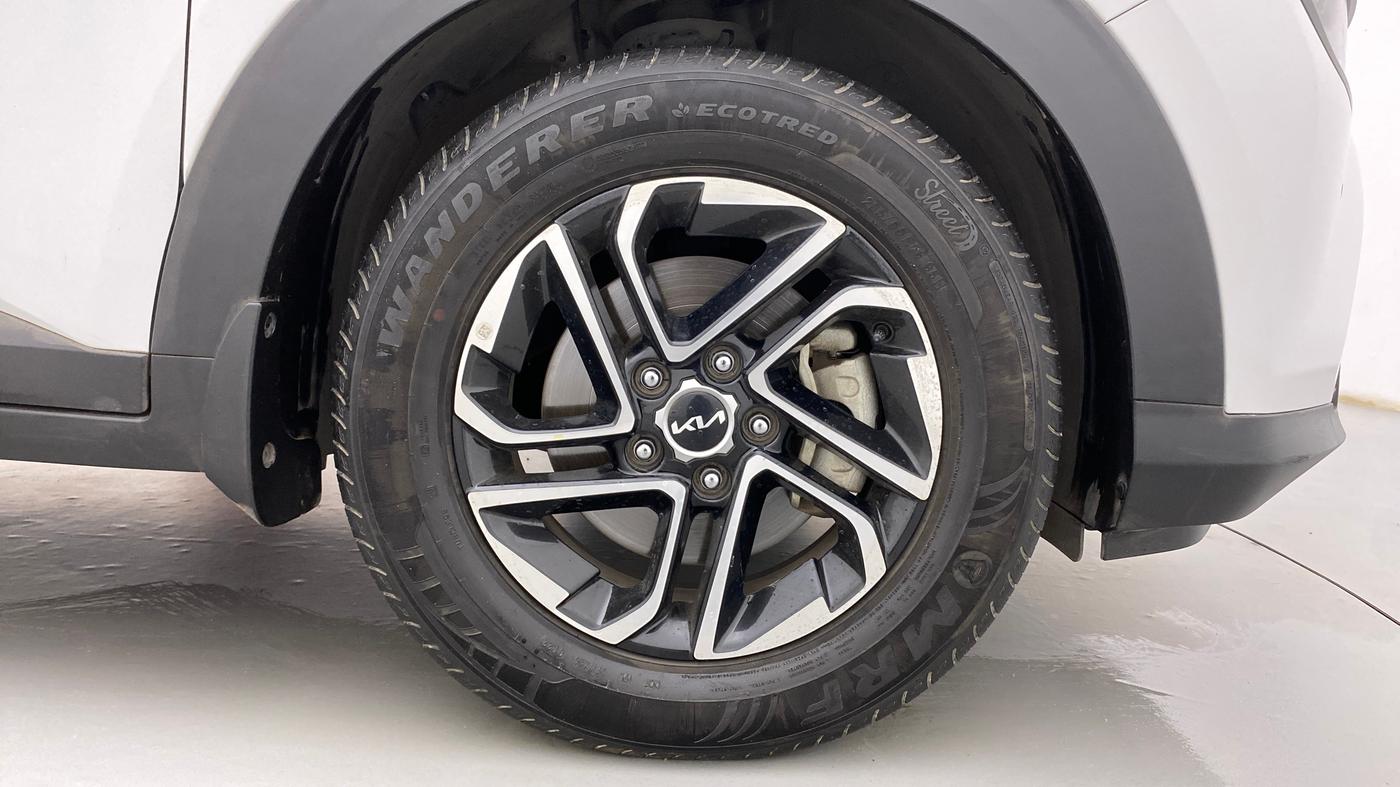 2022 KIA CARENS LUXURY PLUS 1.5 DIESEL 6 STR, Diesel, Manual, 25,987 km, Right Front Wheel