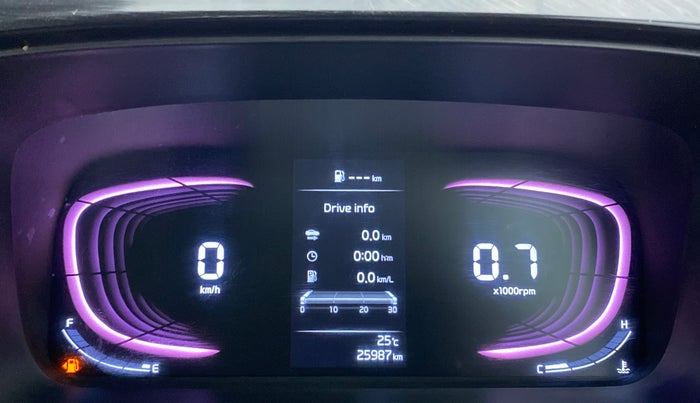 2022 KIA CARENS LUXURY PLUS 1.5 DIESEL 6 STR, Diesel, Manual, 25,987 km, Odometer Image