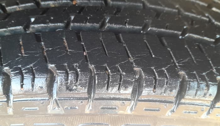 2014 Maruti Alto K10 VXI, Petrol, Manual, 32,107 km, Left Rear Tyre Tread