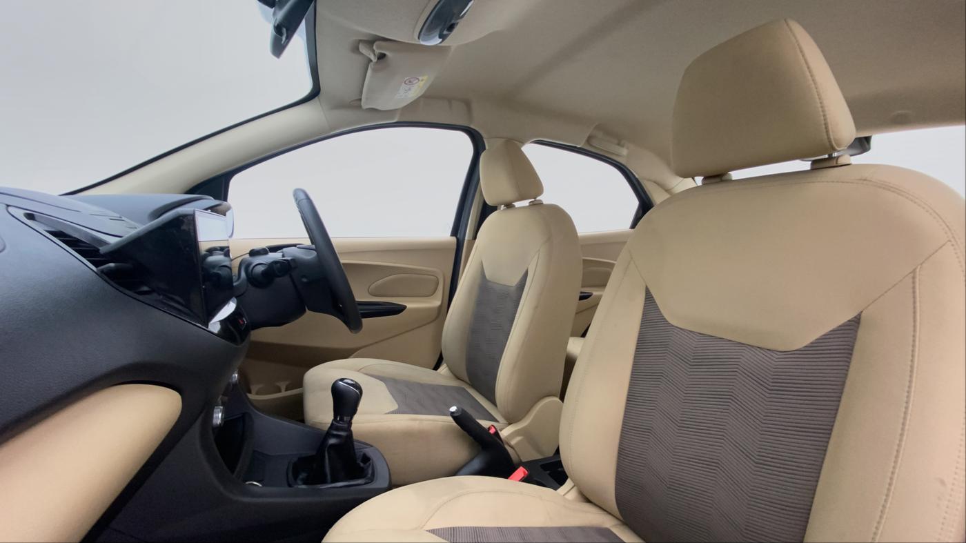 2017 Ford Figo Aspire 1.2 TITANIUM PETROL, Petrol, Manual, 33,359 km, Right Side Front Door Cabin View