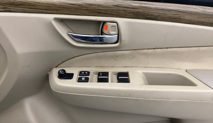 2018 Maruti Ciaz DELTA 1.5 SHVS MT PETROL, Petrol, Manual, 48,974 km, Driver Side Door Panels Control