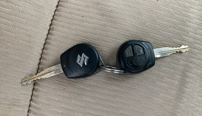 2018 Maruti Ciaz DELTA 1.5 SHVS MT PETROL, Petrol, Manual, 48,974 km, Key Close Up