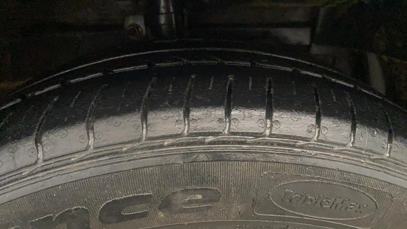 2018 Maruti Ciaz DELTA 1.5 SHVS MT PETROL, Petrol, Manual, 48,974 km, Right Front Tyre Tread