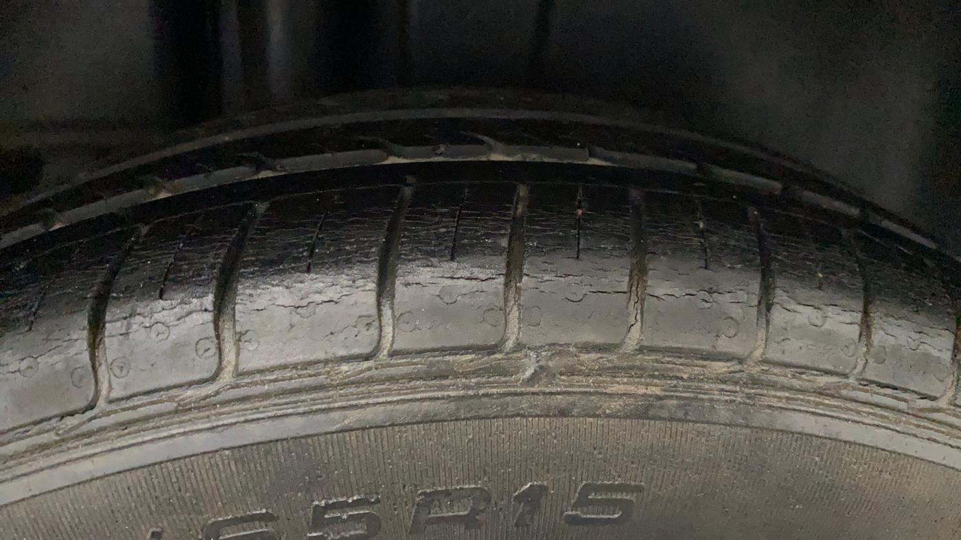 2018 Maruti Ciaz DELTA 1.5 SHVS MT PETROL, Petrol, Manual, 48,974 km, Right Rear Tyre Tread
