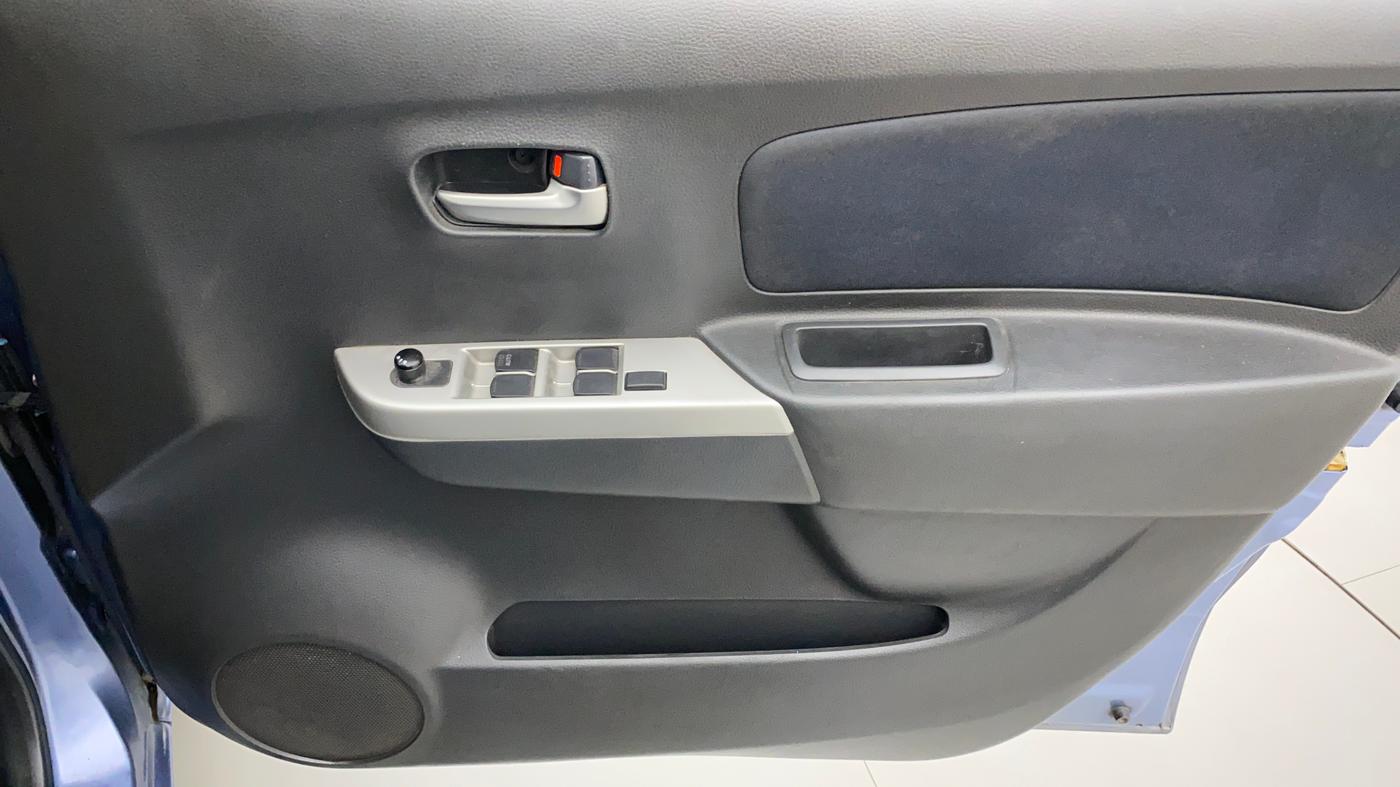 2012 Maruti Wagon R 1.0 VXI, Petrol, Manual, 50,802 km, Driver Side Door Panels Control