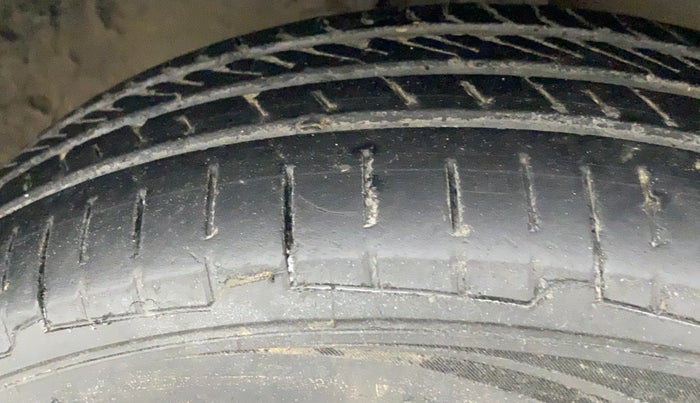 2012 Maruti Wagon R 1.0 VXI, Petrol, Manual, 50,802 km, Right Front Tyre Tread