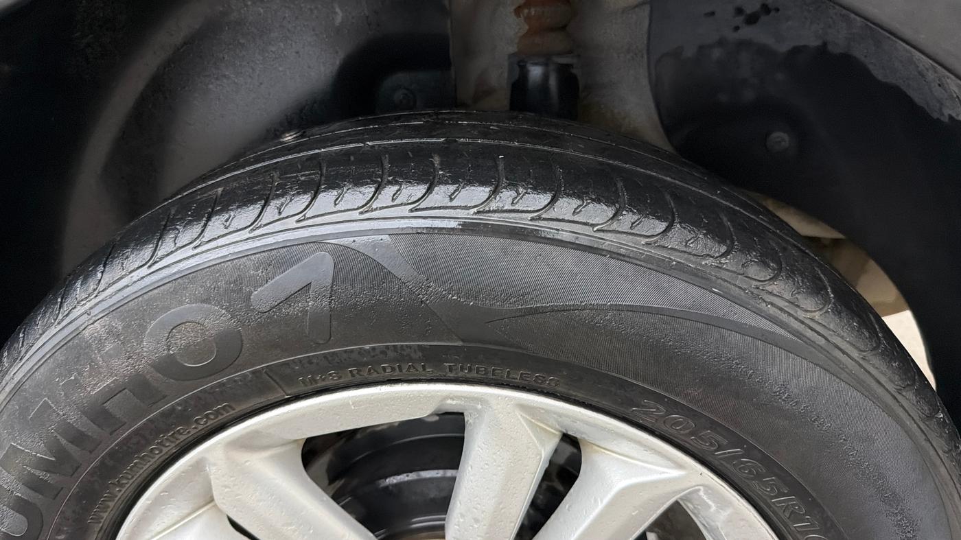 2016 Hyundai Creta SX PLUS 1.6 PETROL, Petrol, Manual, 62,579 km, Left Rear Tyre Tread