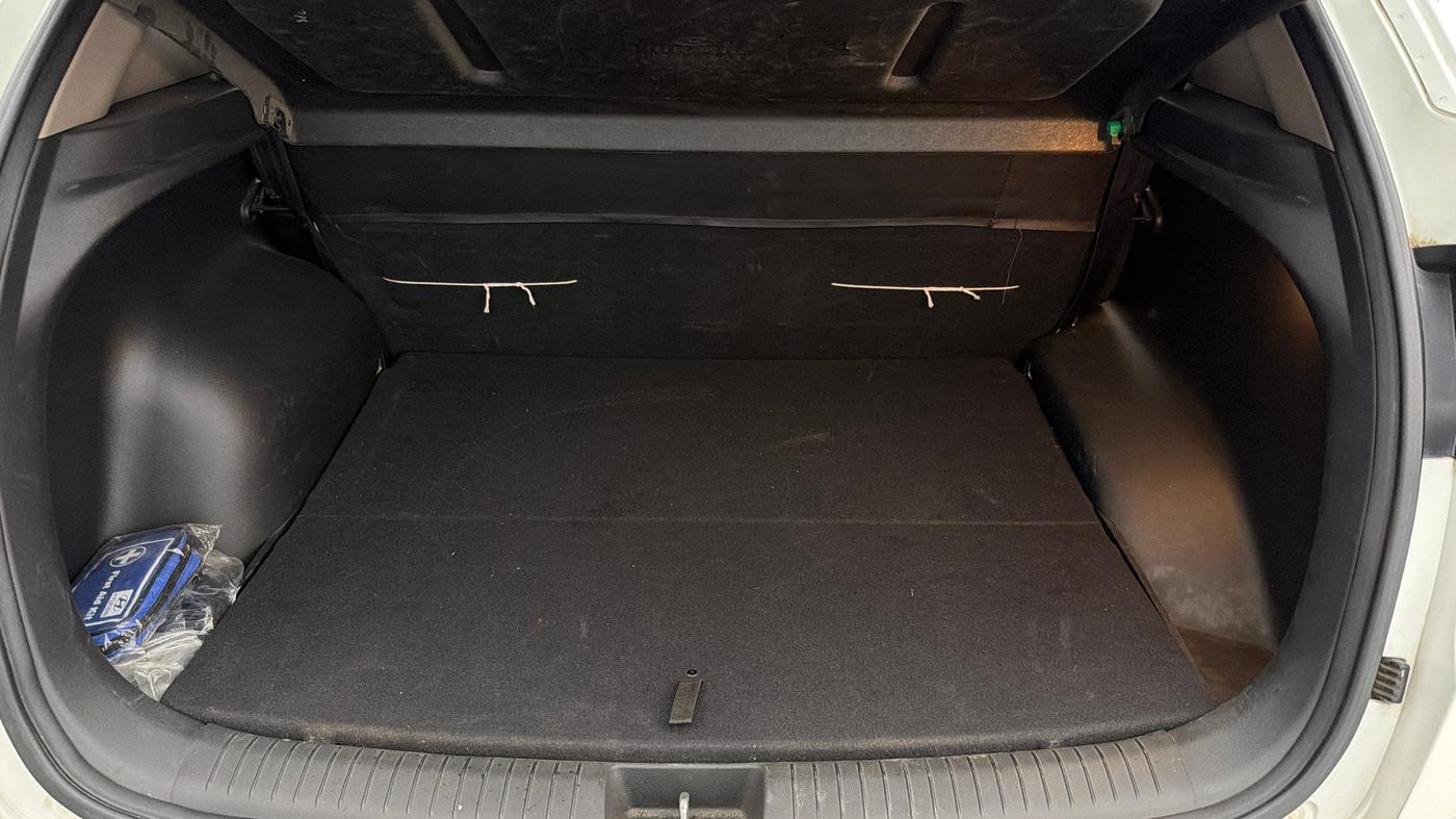 2016 Hyundai Creta SX PLUS 1.6 PETROL, Petrol, Manual, 62,579 km, Boot Inside
