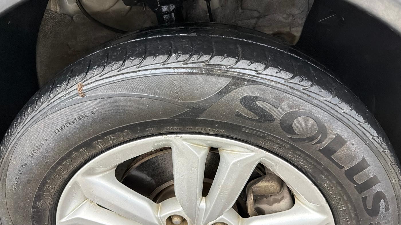 2016 Hyundai Creta SX PLUS 1.6 PETROL, Petrol, Manual, 62,579 km, Right Front Tyre Tread