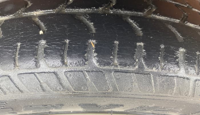 2018 Maruti Alto K10 VXI, Petrol, Manual, 31,197 km, Left Front Tyre Tread