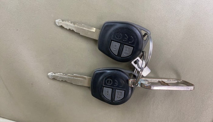 2018 Maruti Dzire VXI AMT, Petrol, Automatic, 97,595 km, Key Close Up