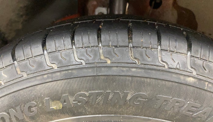 2018 Maruti Dzire VXI AMT, Petrol, Automatic, 97,595 km, Left Front Tyre Tread