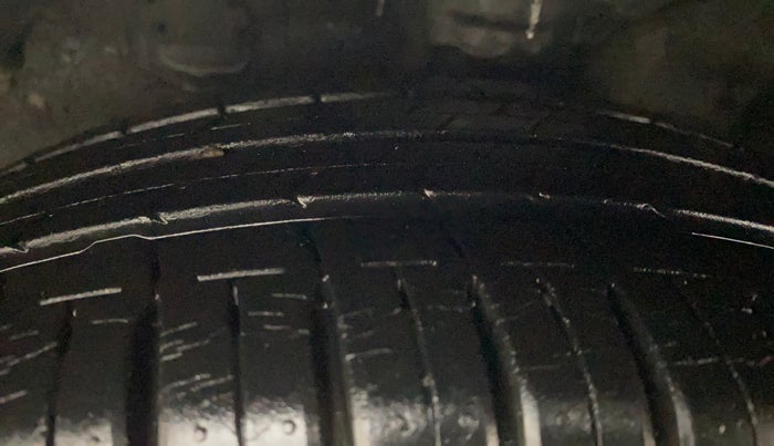 2012 Hyundai Verna FLUIDIC 1.6 VTVT EX, Petrol, Manual, 37,666 km, Left Front Tyre Tread