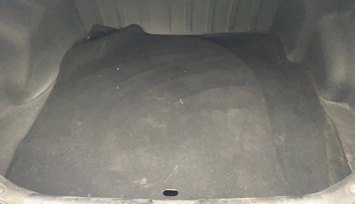 2012 Hyundai Verna FLUIDIC 1.6 VTVT EX, Petrol, Manual, 37,666 km, Boot Inside