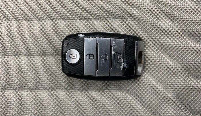 2020 KIA SONET HTX 1.0 IMT, Petrol, Manual, 47,182 km, Key Close Up