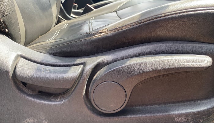 2016 Hyundai Creta SX 1.6 DIESEL, Diesel, Manual, 86,049 km, Driver Side Adjustment Panel