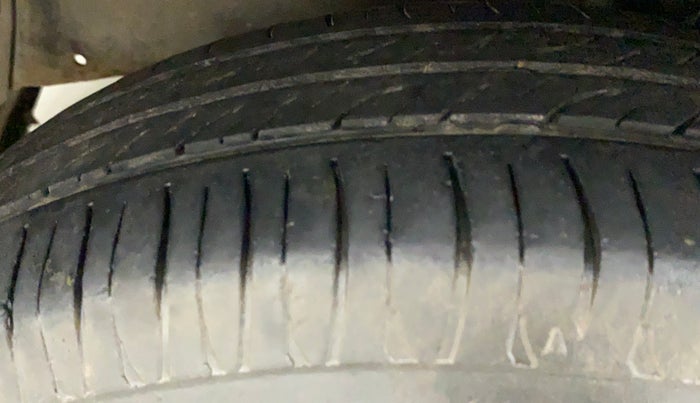 2015 Maruti Celerio VXI, Petrol, Manual, 80,029 km, Left Front Tyre Tread