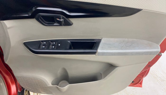 2016 Mahindra Kuv100 K6 PLUS D 5 STR, Diesel, Manual, 1,06,256 km, Driver Side Door Panels Control