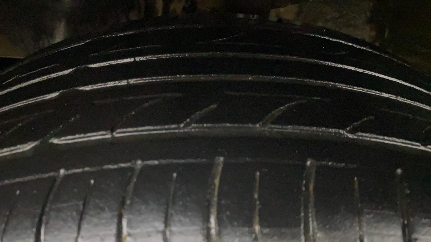 2016 Mahindra Kuv100 K6 PLUS D 5 STR, Diesel, Manual, 1,06,363 km, Left Front Tyre Tread