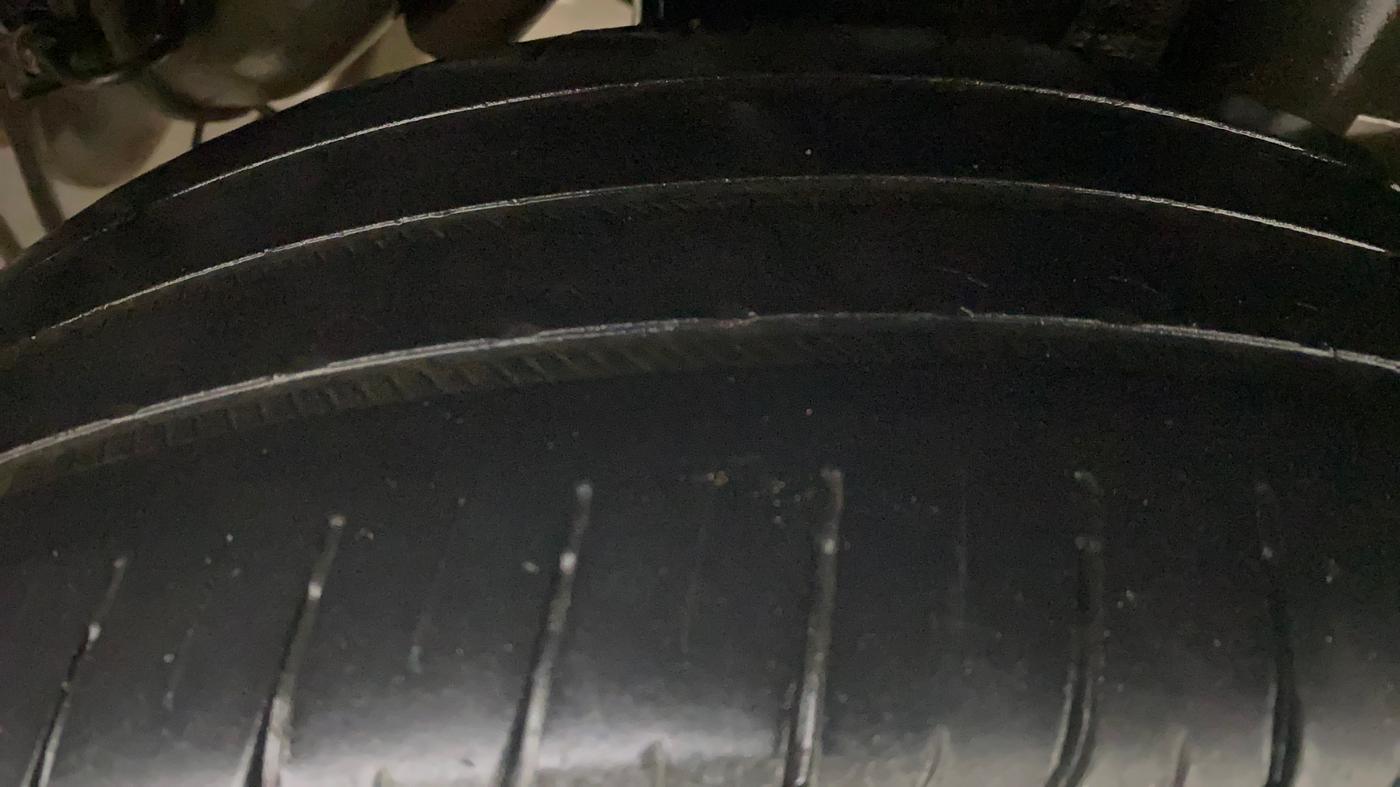 2016 Mahindra Kuv100 K6 PLUS D 5 STR, Diesel, Manual, 1,06,363 km, Left Rear Tyre Tread