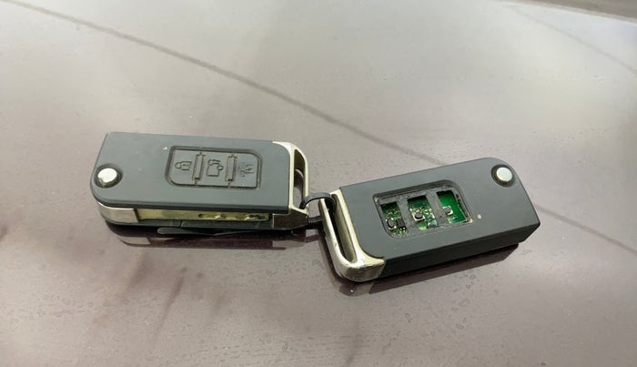 2013 Mahindra XUV500 W8, Diesel, Manual, 82,502 km, Key Close Up