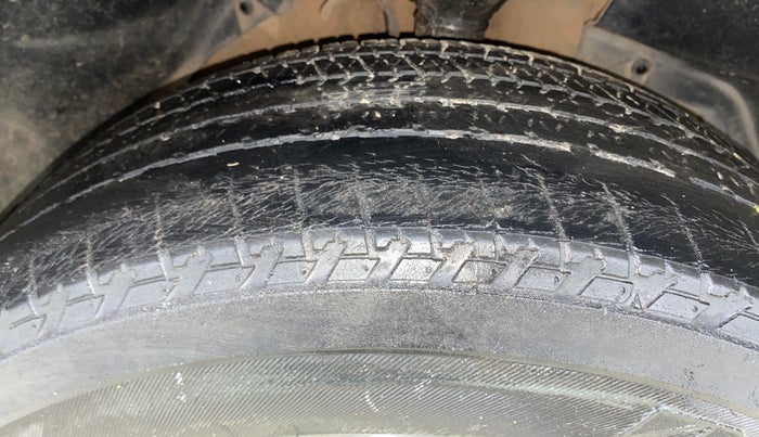 2013 Mahindra XUV500 W8, Diesel, Manual, 82,502 km, Right Front Tyre Tread