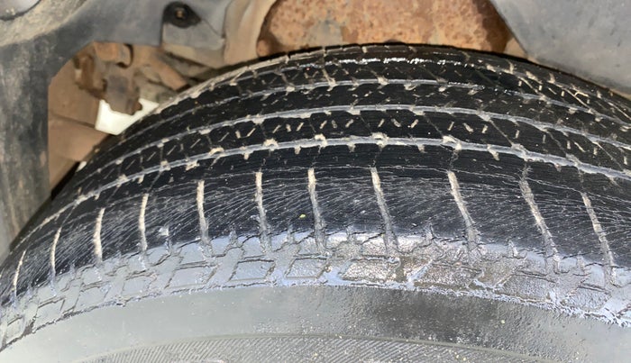 2013 Mahindra XUV500 W8, Diesel, Manual, 82,502 km, Right Rear Tyre Tread