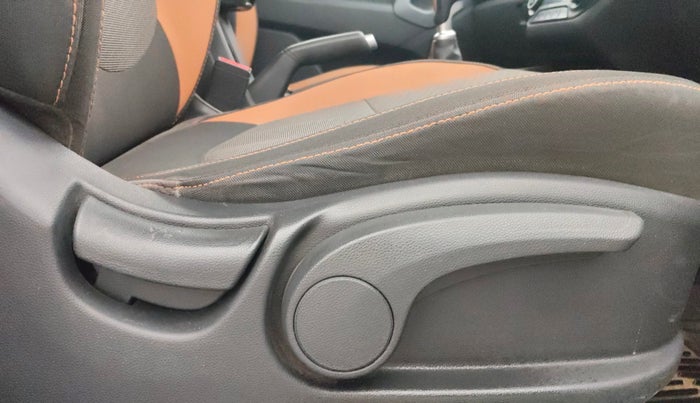 2017 Hyundai Creta SX PLUS 1.6 PETROL, Petrol, Manual, 41,671 km, Driver Side Adjustment Panel