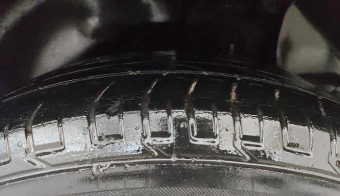 2017 Hyundai Creta SX PLUS 1.6 PETROL, Petrol, Manual, 41,671 km, Left Rear Tyre Tread