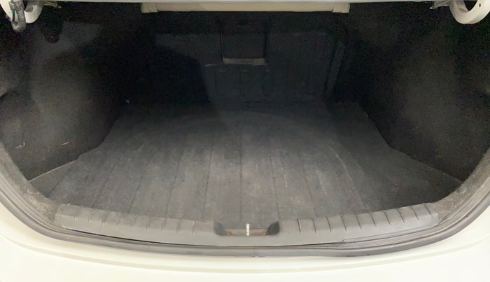 2018 Hyundai New Elantra 2.0 SX(O) AT PETROL, Petrol, Automatic, 58,002 km, Boot Inside