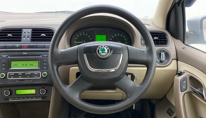 2012 Skoda Rapid ELEGANCE 1.6 TDI MT, Diesel, Manual, 81,566 km, Steering Wheel Close Up