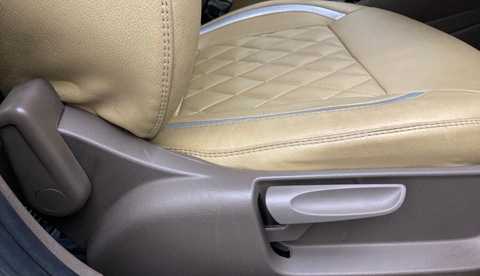 2012 Skoda Rapid ELEGANCE 1.6 TDI MT, Diesel, Manual, 81,566 km, Driver Side Adjustment Panel