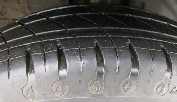 2020 Renault Kwid 1.0 RXL AT, Petrol, Automatic, 17,050 km, Right Front Tyre Tread