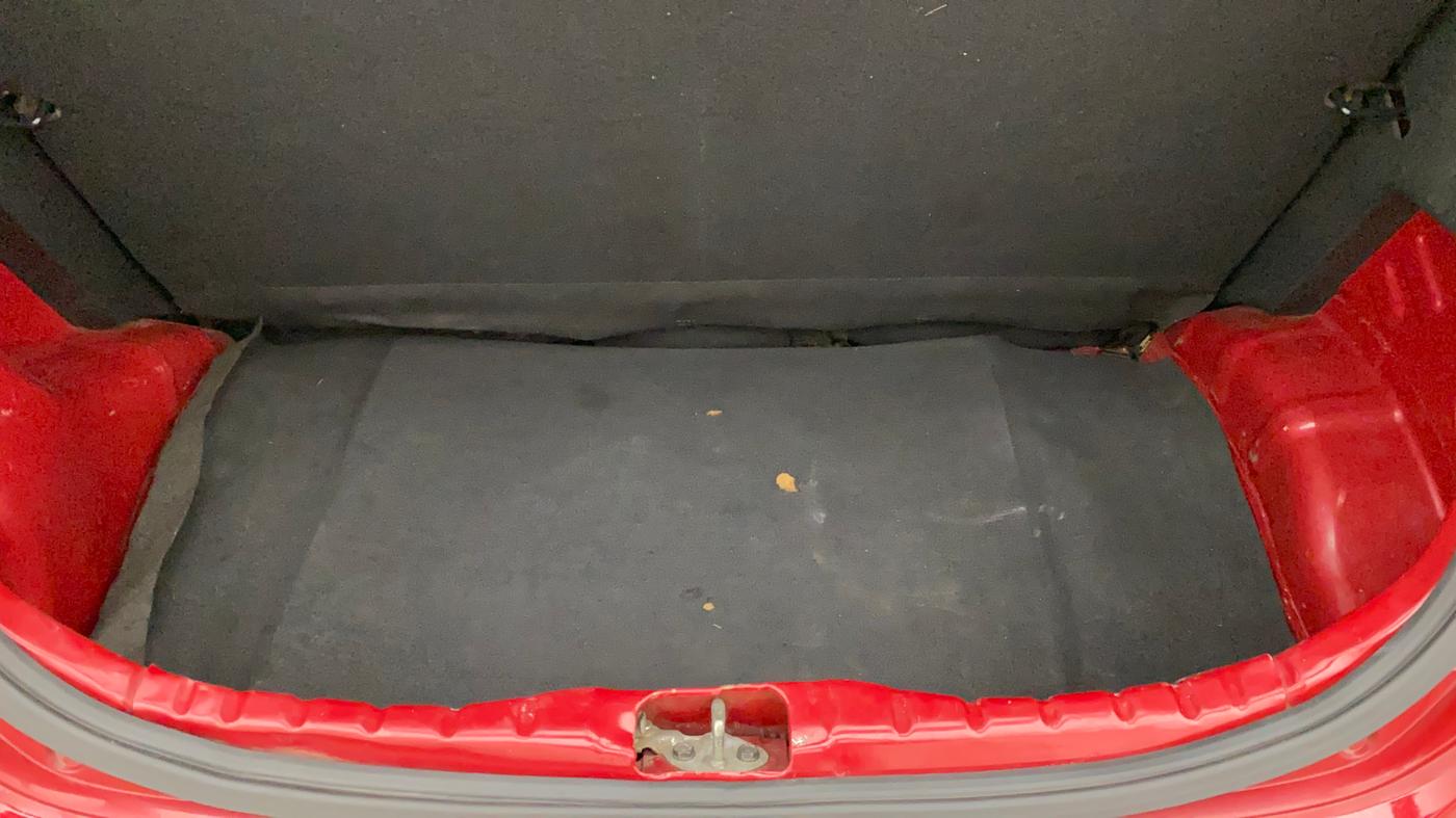 2015 Hyundai Eon ERA +, Petrol, Manual, 76,944 km, Boot Inside
