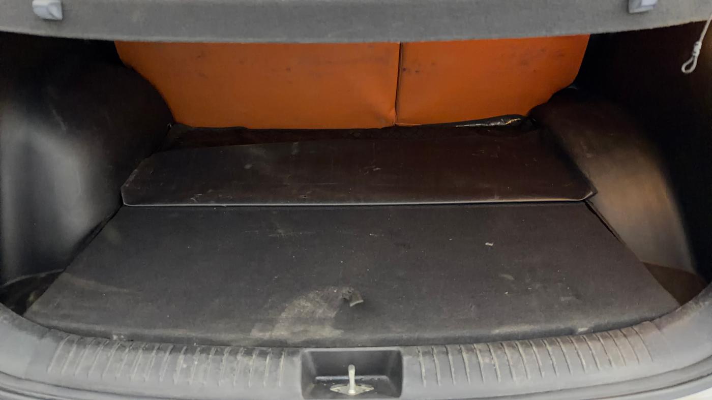 2016 Hyundai Creta SX PLUS AT 1.6 PETROL, Petrol, Automatic, 1,00,954 km, Boot Inside
