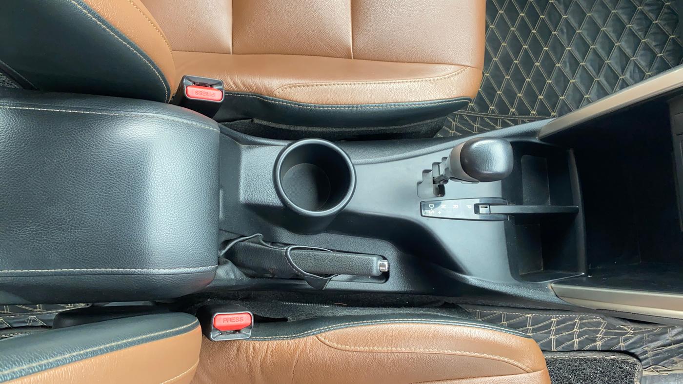 2022 Toyota Innova Crysta 2.7 ZX AT 7 STR, Petrol, Automatic, 35,119 km, Gear Lever