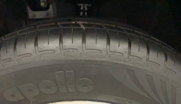 2024 Hyundai GRAND I10 NIOS ERA 1.2 KAPPA VTVT, Petrol, Manual, 4,869 km, Left Front Tyre Tread