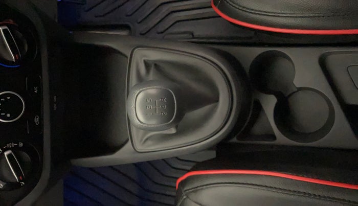 2024 Hyundai GRAND I10 NIOS ERA 1.2 KAPPA VTVT, Petrol, Manual, 4,869 km, Gear Lever