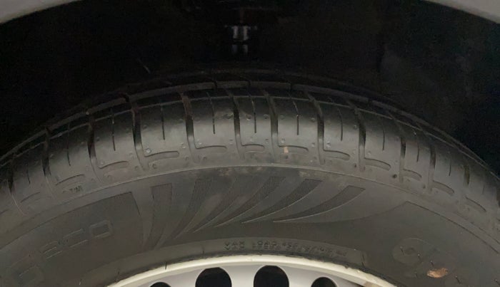 2024 Hyundai GRAND I10 NIOS ERA 1.2 KAPPA VTVT, Petrol, Manual, 4,869 km, Right Front Tyre Tread