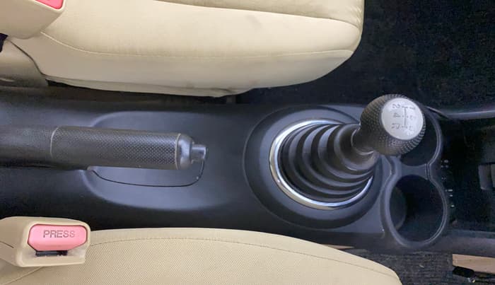 2015 Honda Amaze 1.2L I-VTEC S, CNG, Manual, 88,225 km, Gear Lever