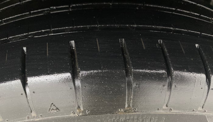 2022 Maruti Dzire ZXI Plus AMT, Petrol, Automatic, 36,333 km, Left Rear Tyre Tread